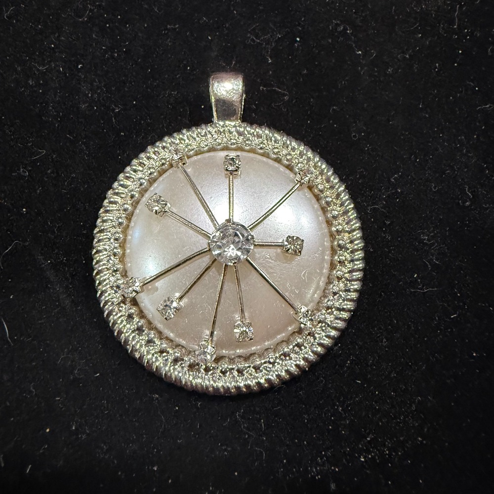 Vintage Style Silver Tone Faux Pearl Starburst Rhinestone Round Pendant 1.75in‎
